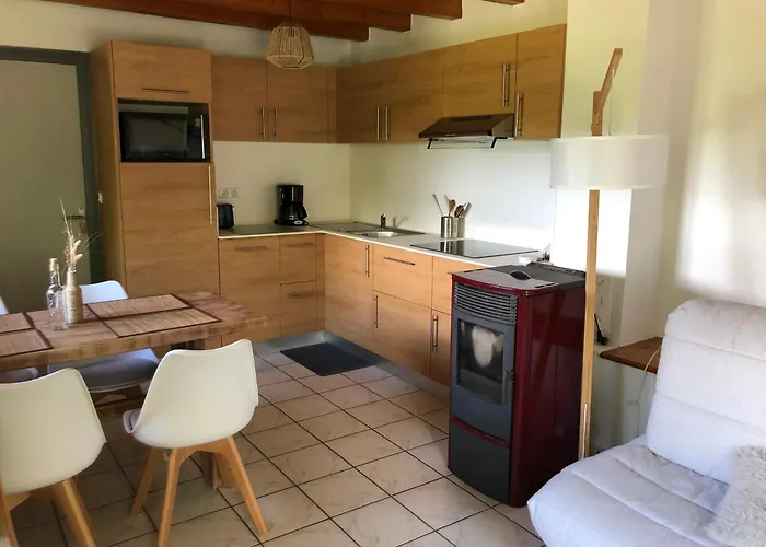 La Bergerie Les Pierres Du Chomeil Hébergement de vacances *